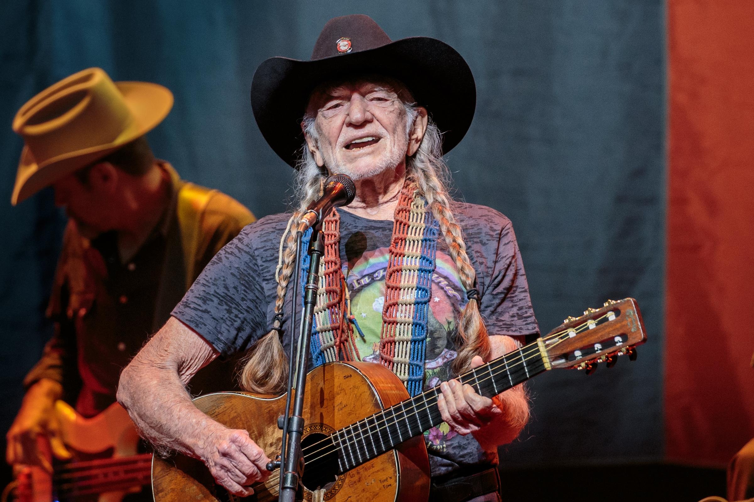 be boi tron thue cua sao the gioi anh 8