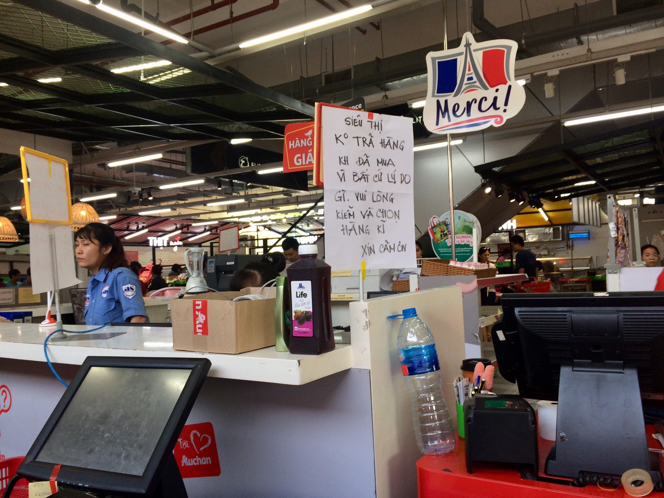 Auchan ban gia cao gan gap doi anh 2