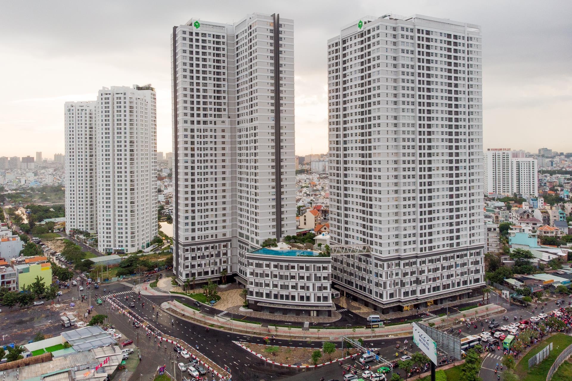 Giao dich bat dong san tren 300 trieu tien mat phai bao cao hinh anh