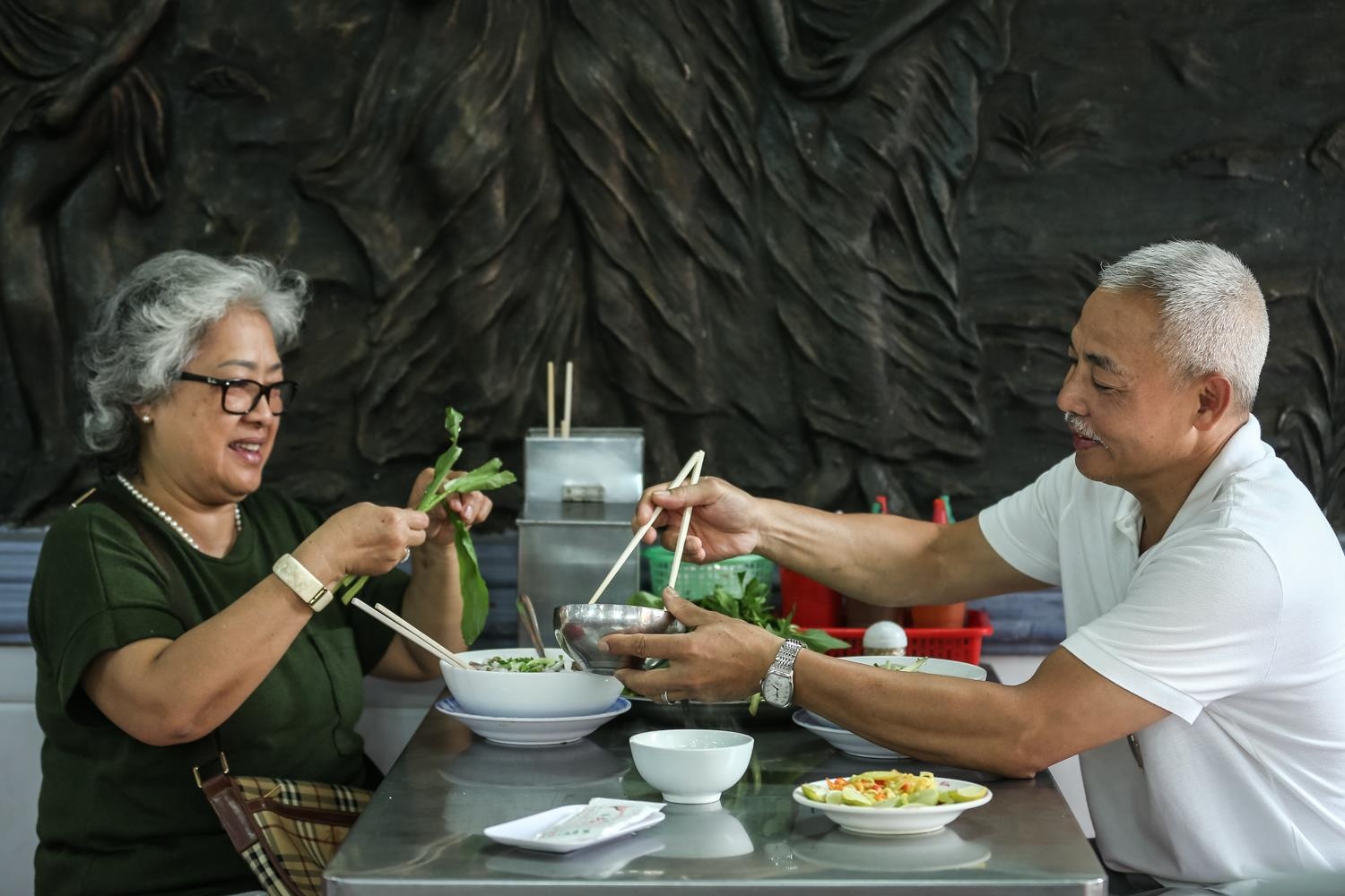 Quan pho 50 nam o Sai Gon nhuong quyen khap Hong Kong hinh anh