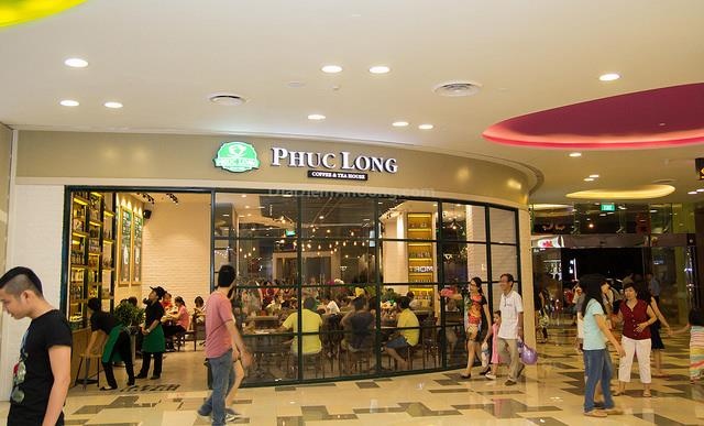 Phuc Long lien tuc dong 2 cua hang o vi tri dac dia Sai Gon hinh anh