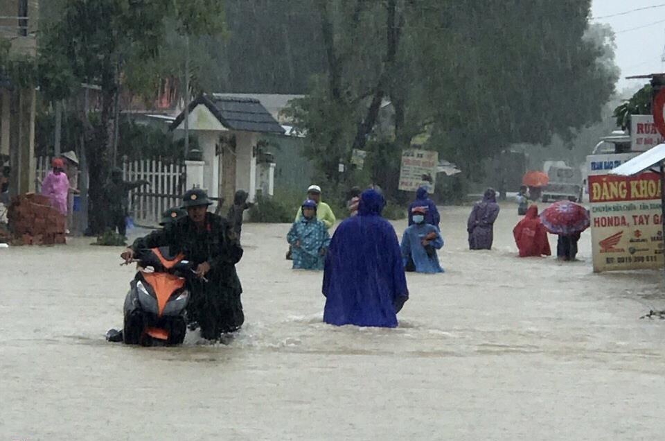 Khach san, resort Phu Quoc qua tai trong ngay mua lon hinh anh