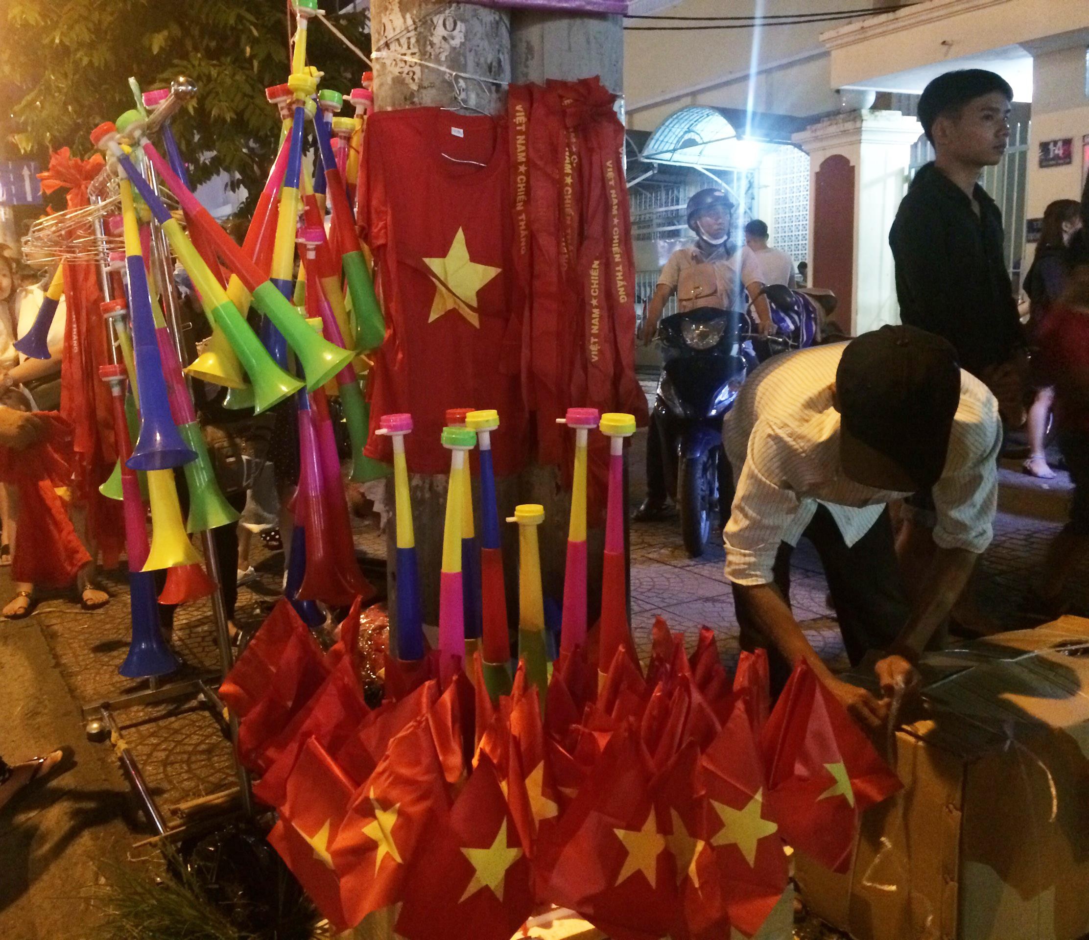 tieu thuong voi thu don co,  ken sau tran hoa Thai Lan anh 2