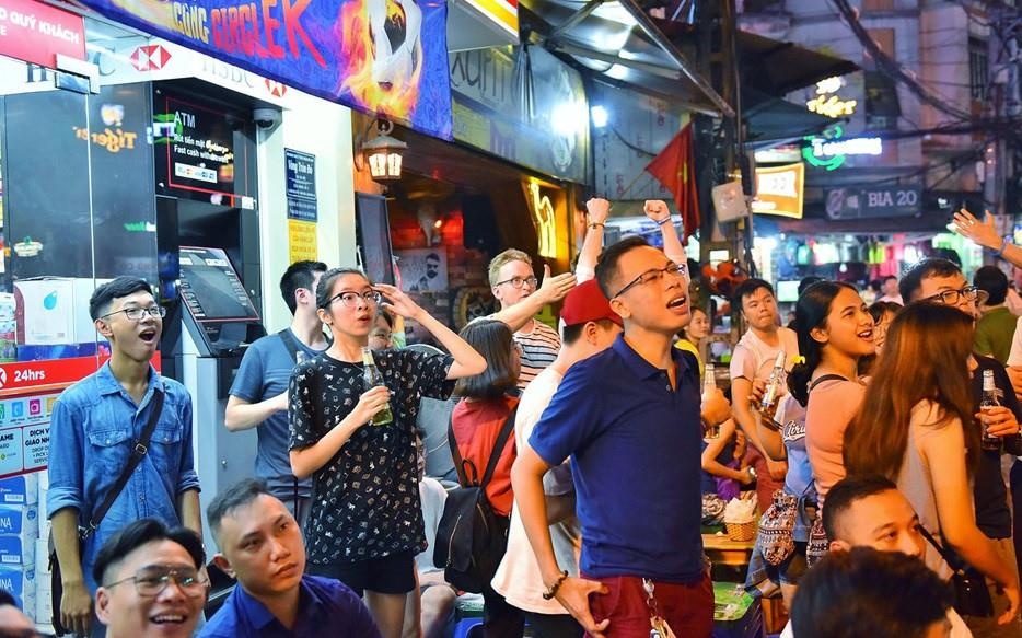 địa điểm công cộng trình chiếu trận Việt Nam - Thá ảnh 1 dia diem cong cong trinh chieu tran Viet Nam - Tha anh 1