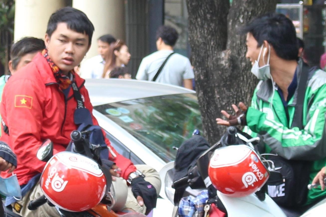 Moi cuoc xe, Grab, GoViet, Be dang 'dot' 1-2,5 USD? hinh anh