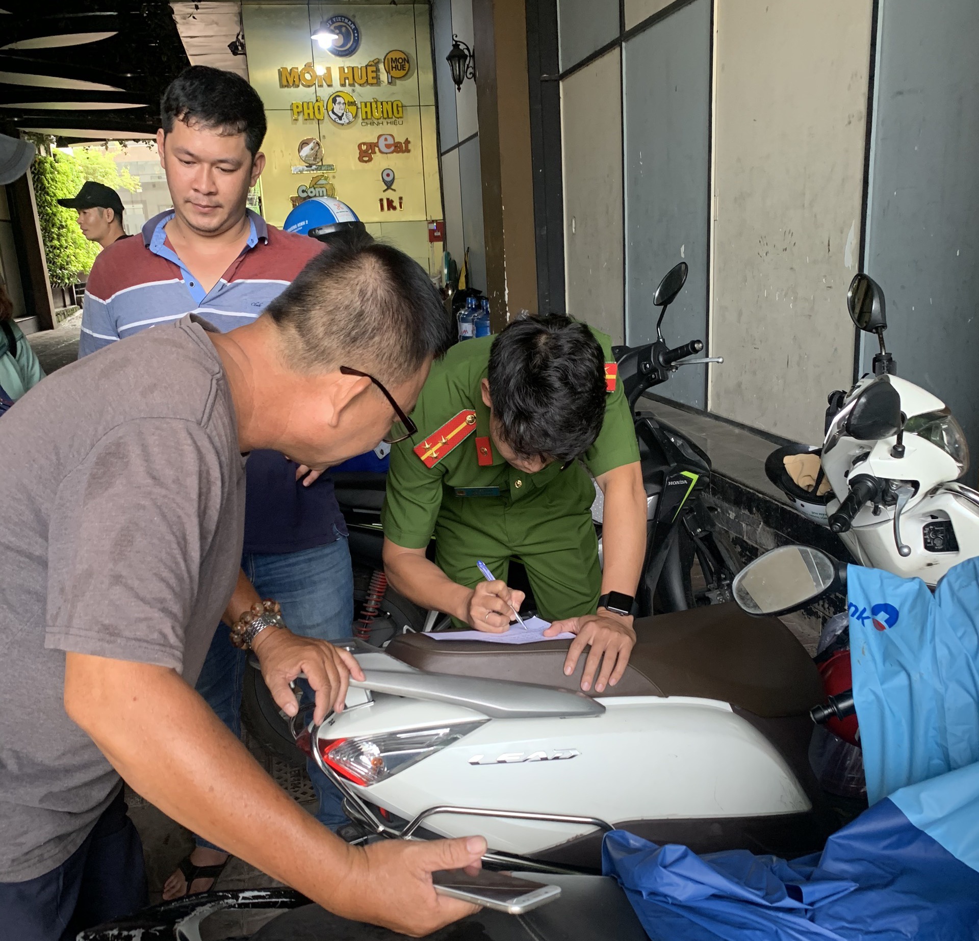 Món Huế bị tố nợ ảnh 2 Mon Hue bi to no anh 2