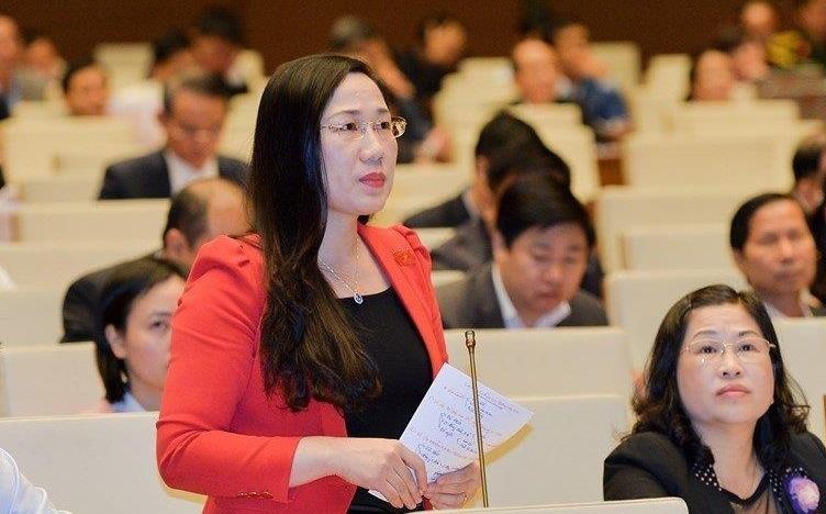 Co tinh trang bao thi, bao do, dong tien tron goi lay giay phep lai xe hinh anh