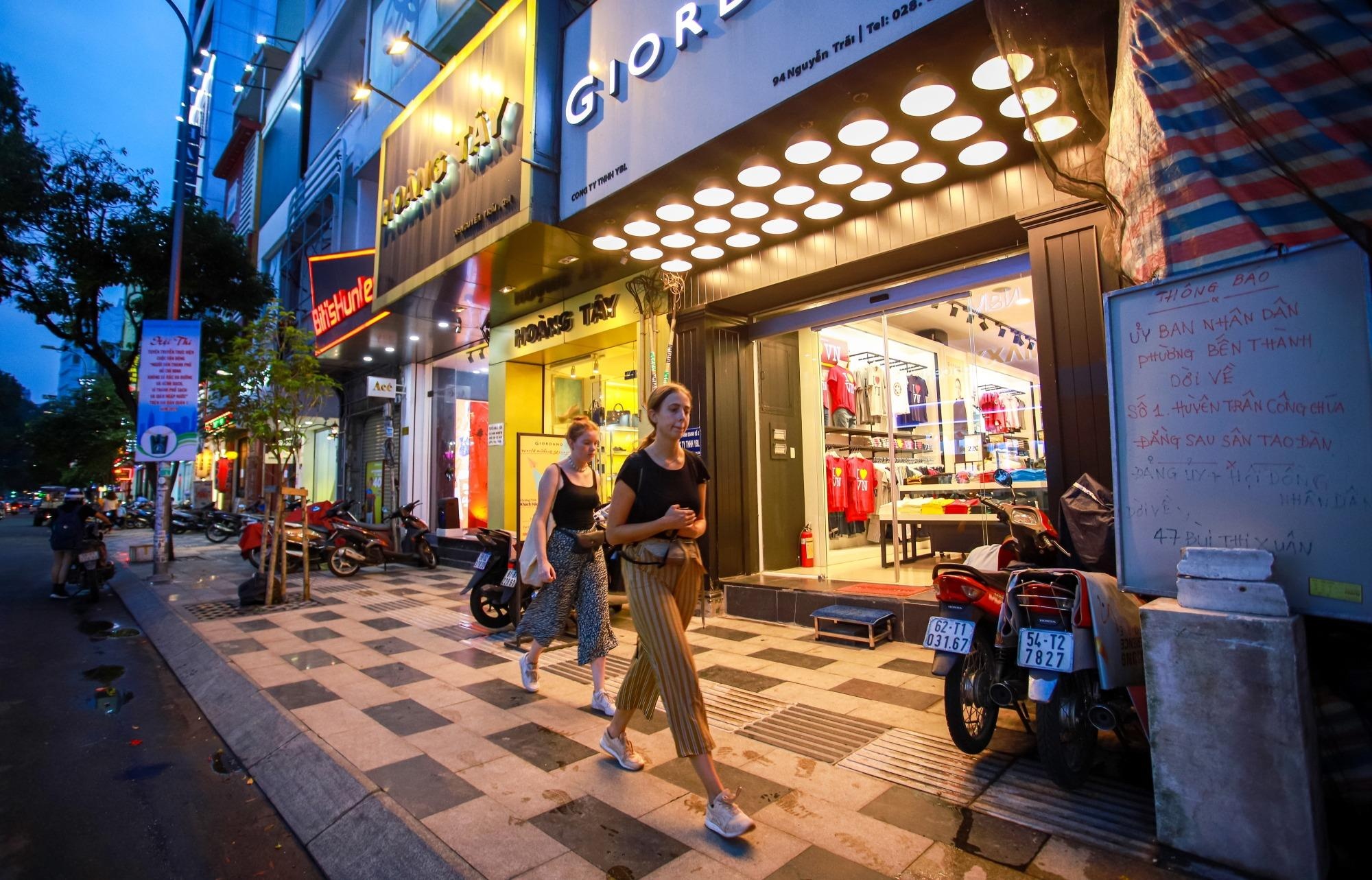 Pho thoi trang tu cao cap den hang nhai o trung tam TP.HCM hinh anh