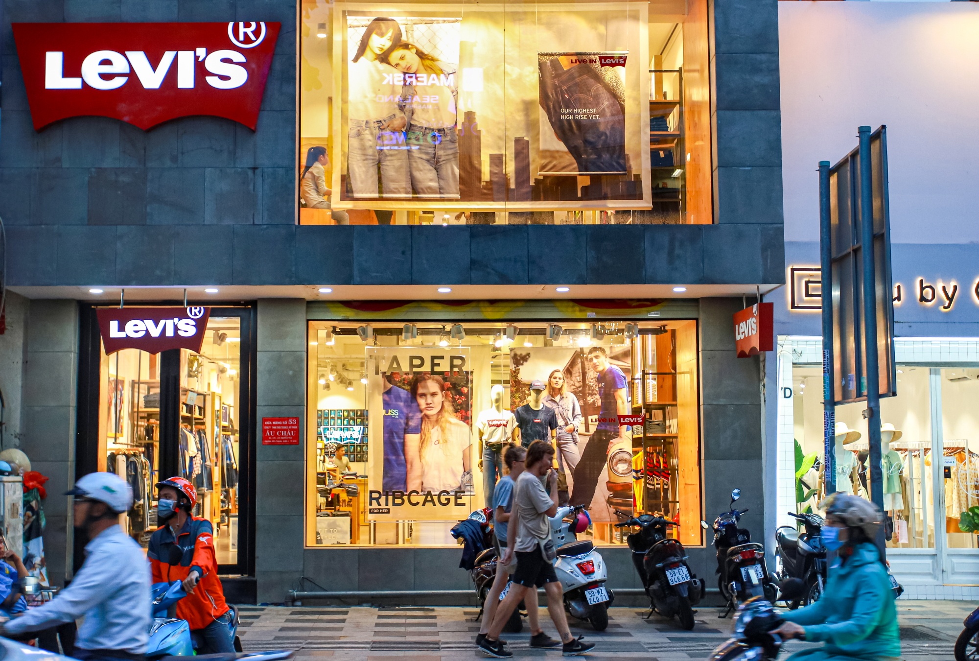 pho thoi trang Nguyen Trai anh 1