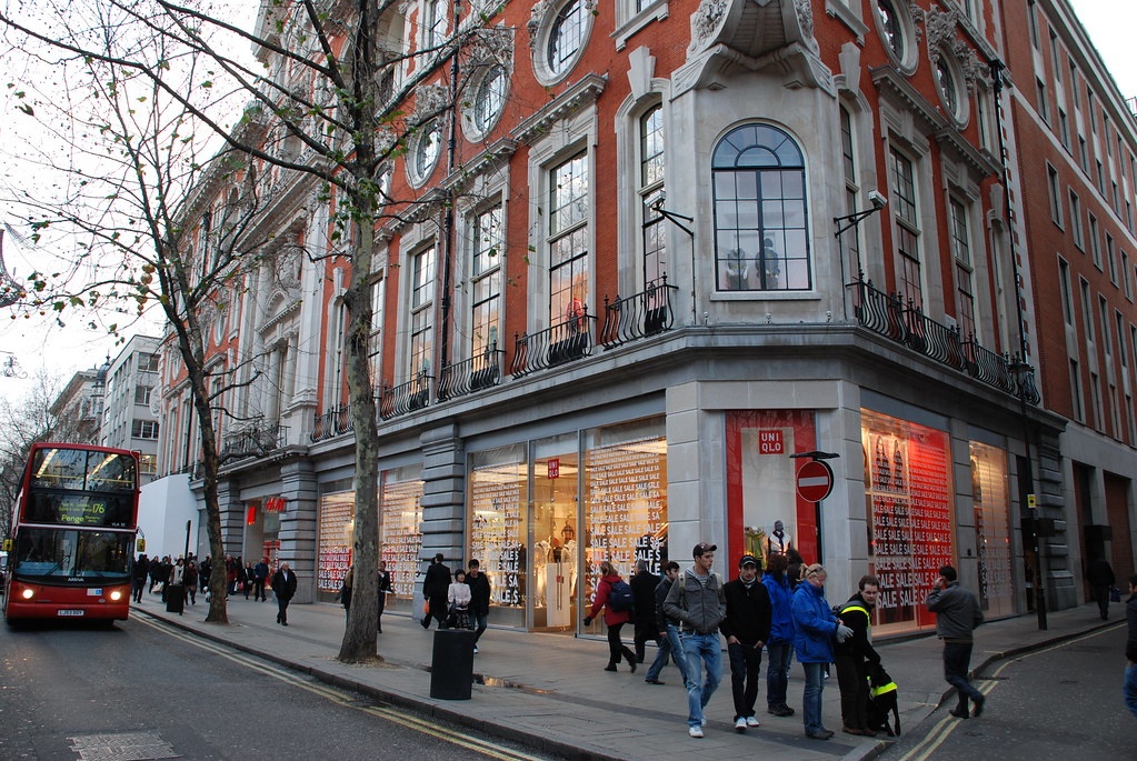 ong chu Uniqlo anh 5