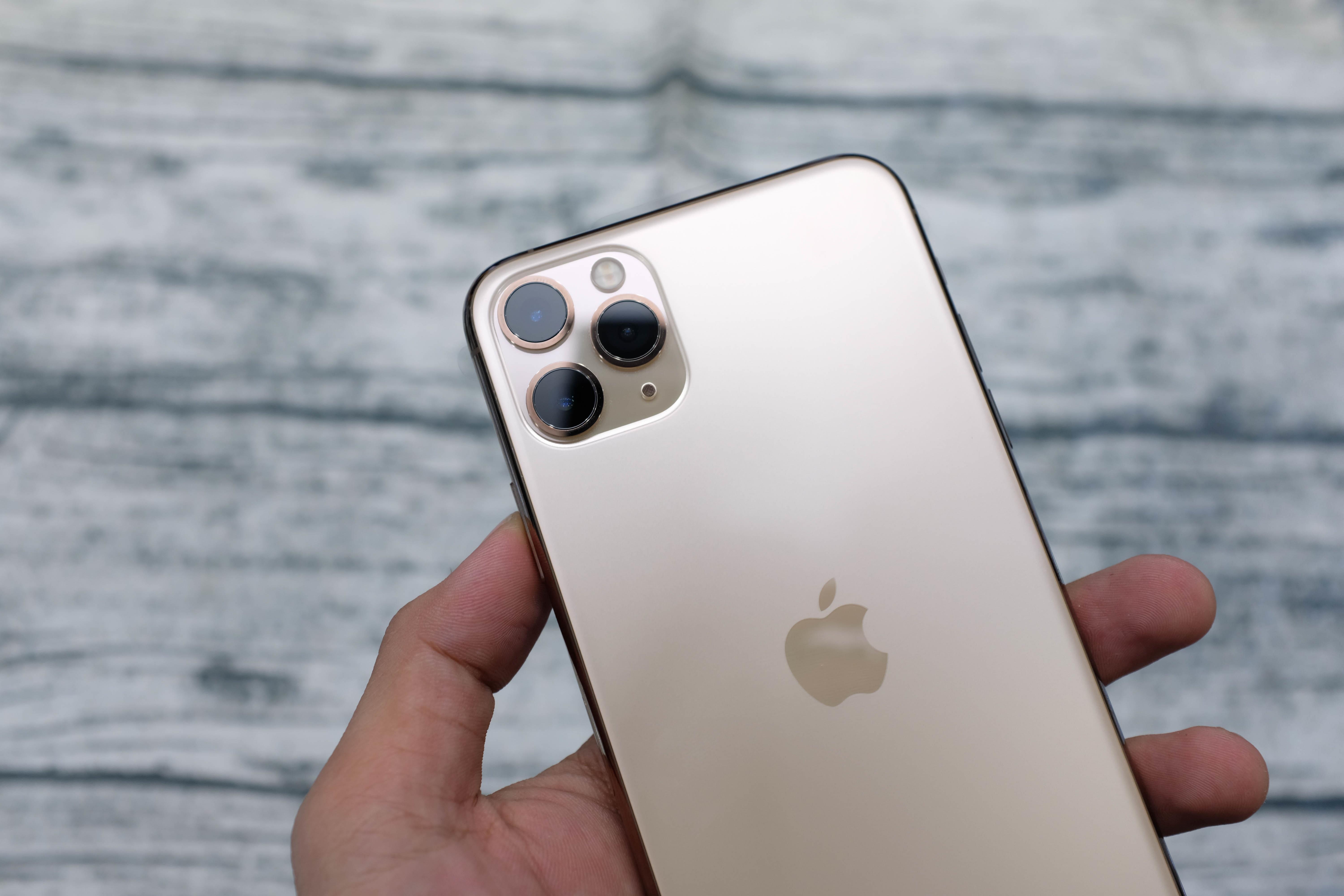 Tang xe SH va iPhone 11 trong ngay Online Friday 2019 hinh anh