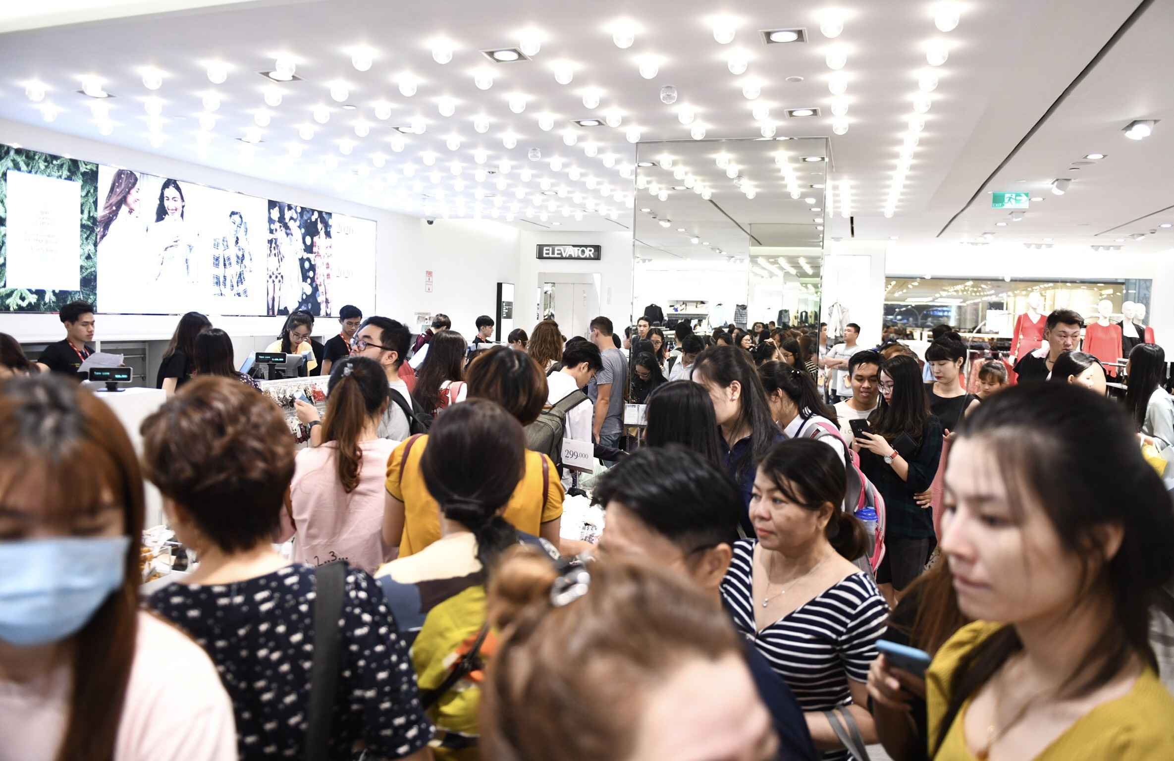 khong khi Black Friday anh 2