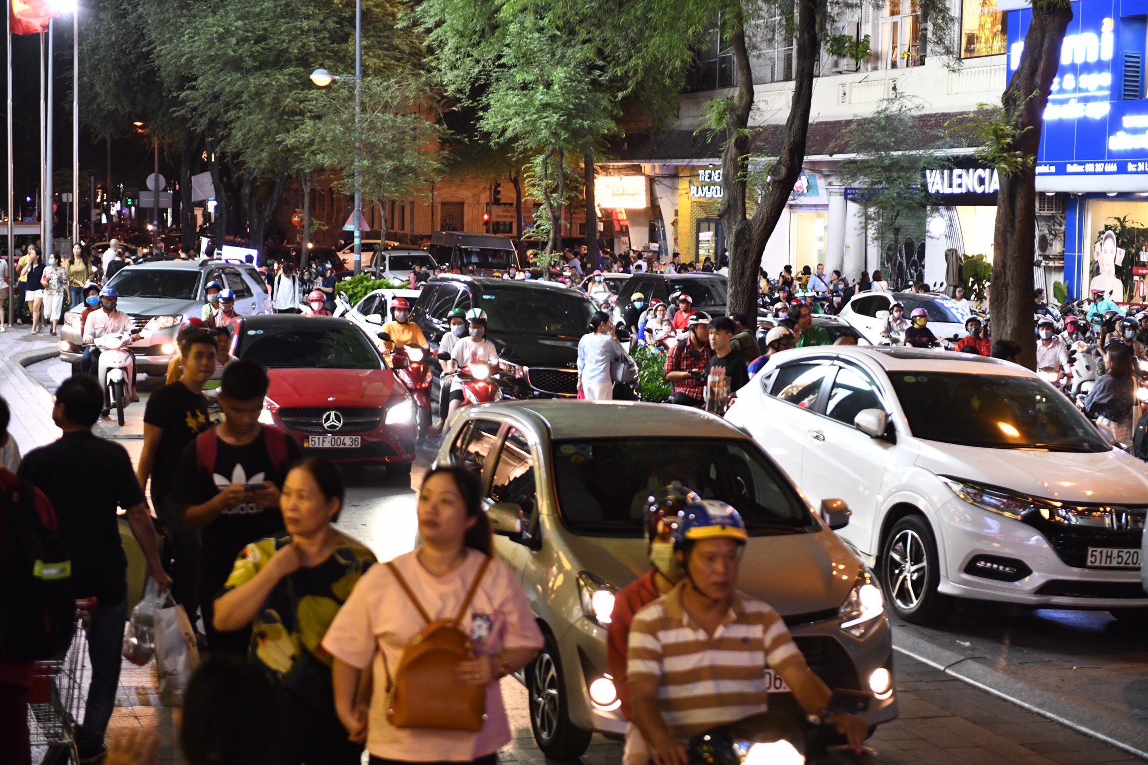 khuyen mai Black Friday anh 10