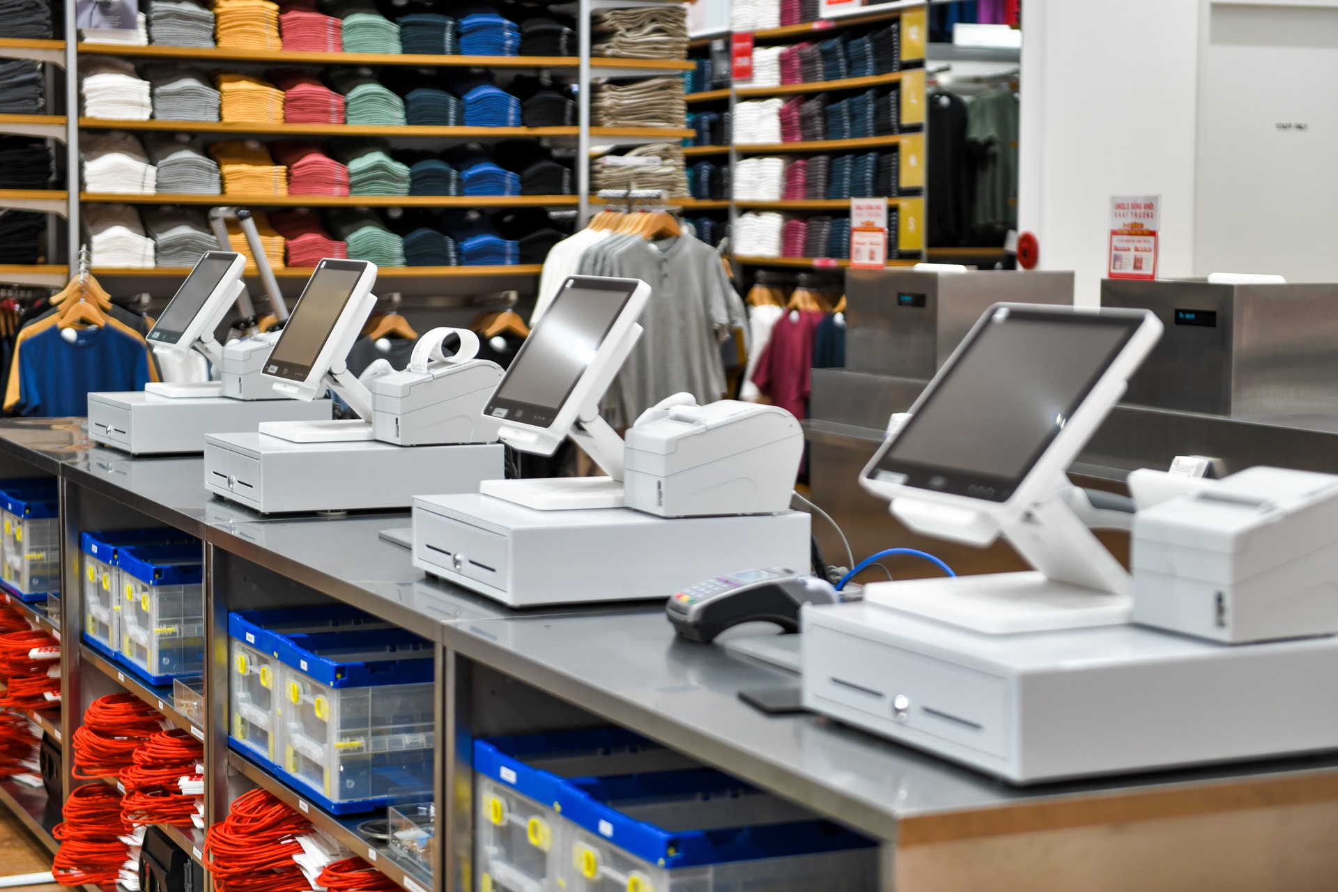 Uniqlo Dong Khoi khai truong anh 17