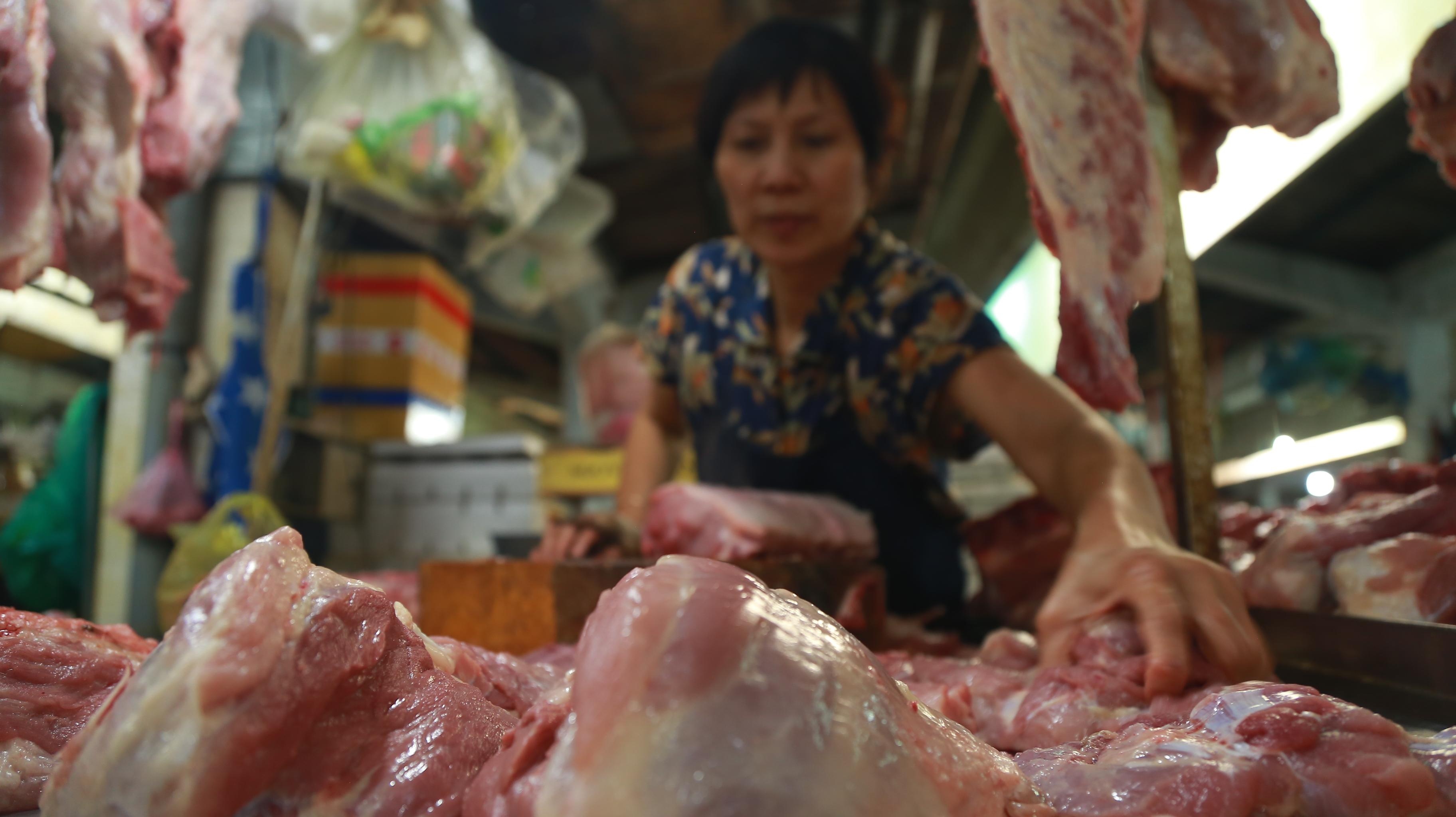 Hon 10 thang chong dich ta heo chau Phi, gia thit heo tang 60-95% hinh anh