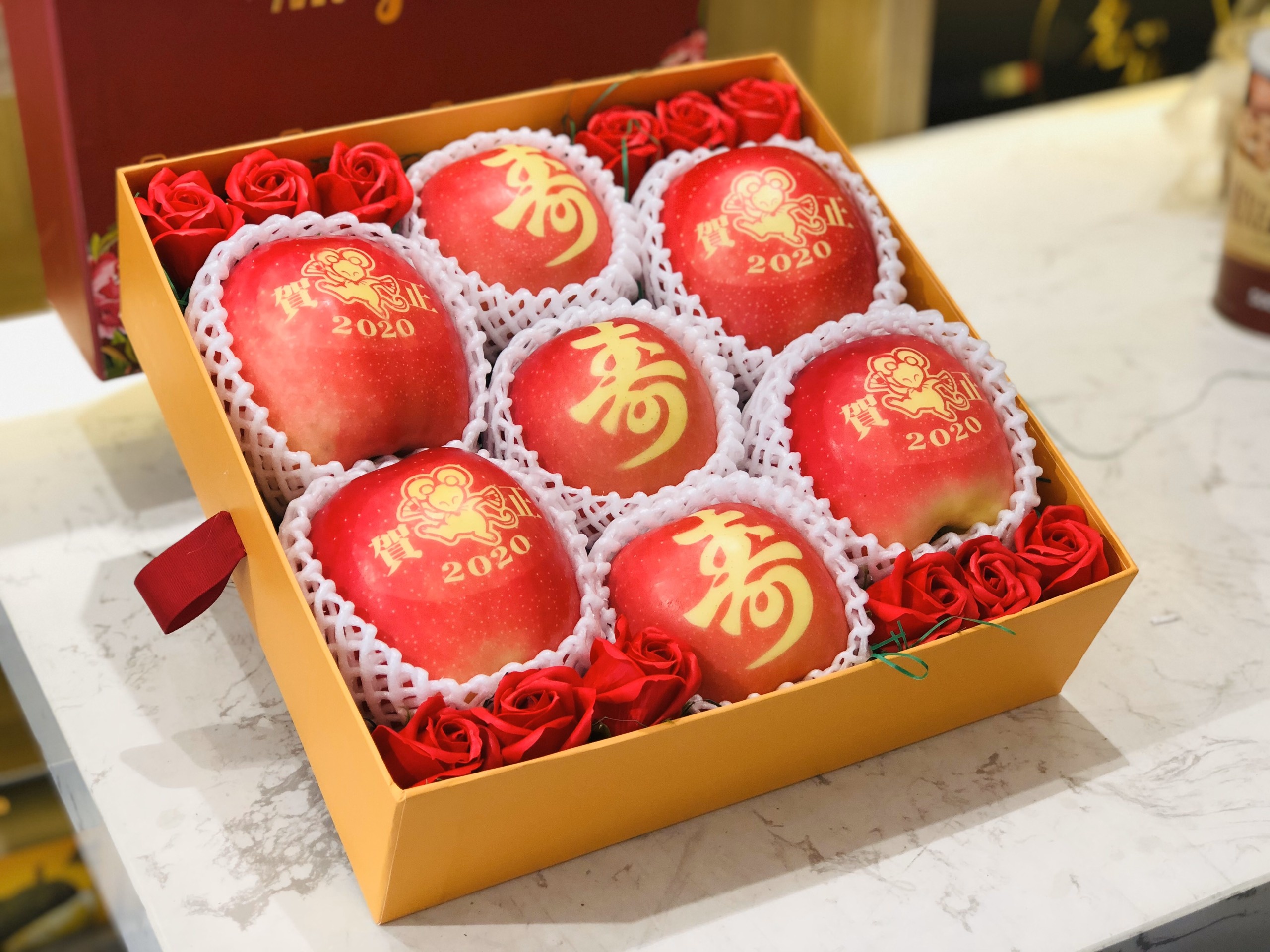 Gan 800.000 dong trai tao in hinh chuot mung Tet Canh Ty hinh anh