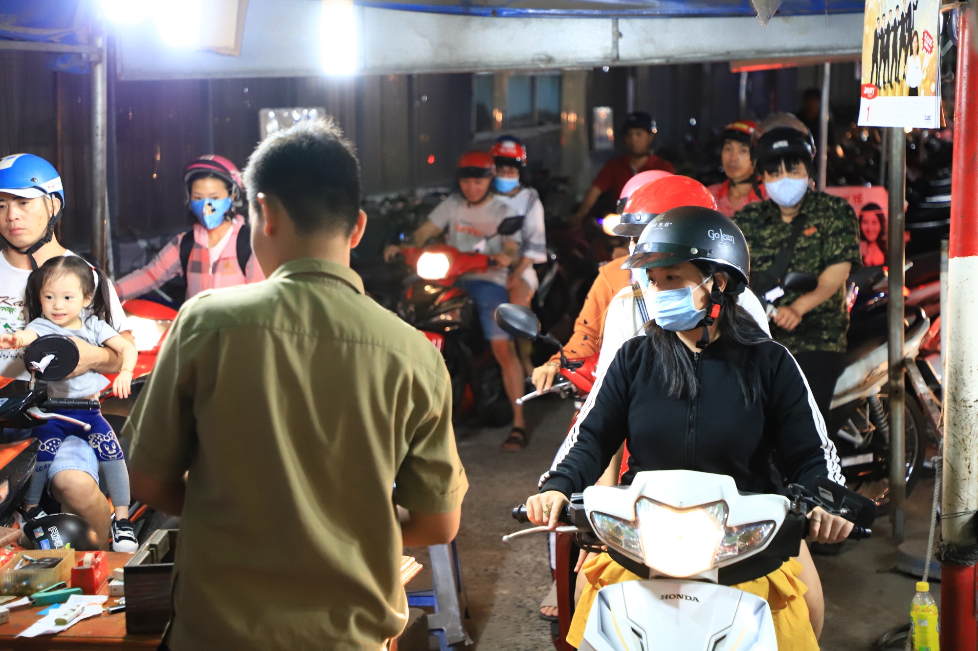 sam Tet trong sieu thi anh 12