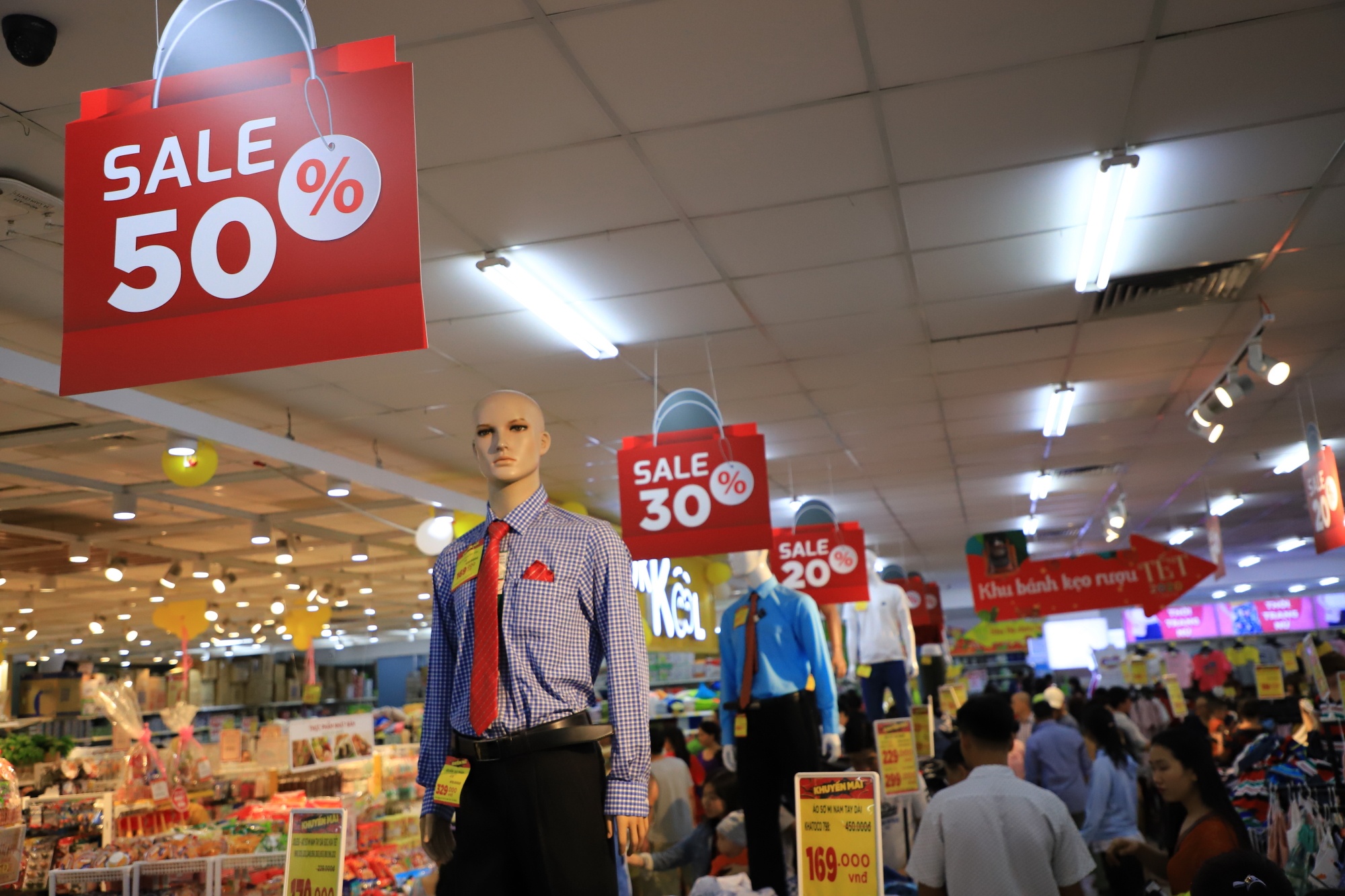 sam Tet trong sieu thi anh 7