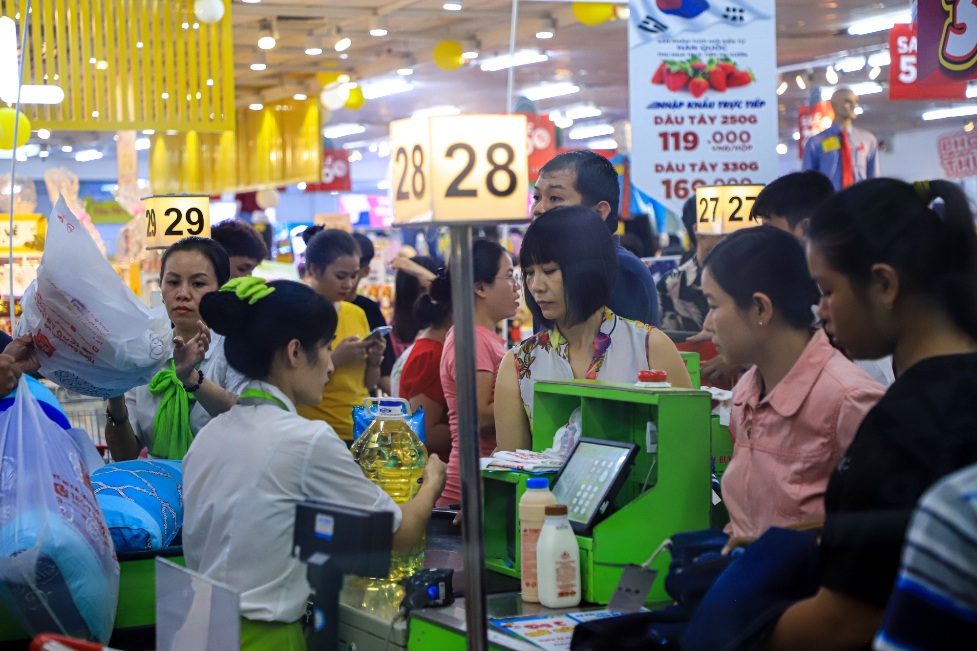 sam Tet trong sieu thi anh 6