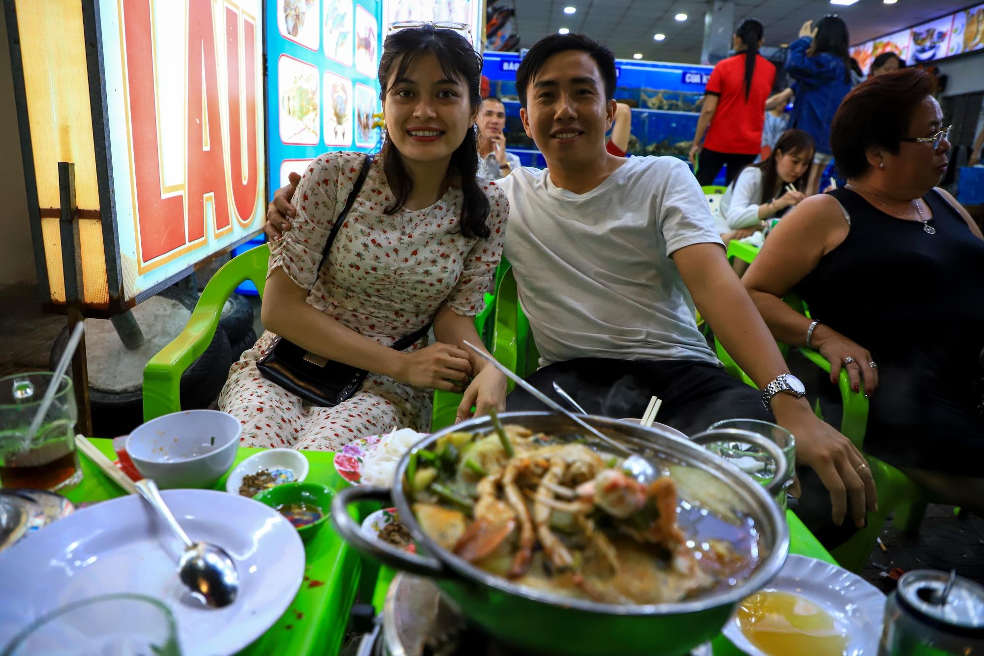 quan nhau kin khach anh 5