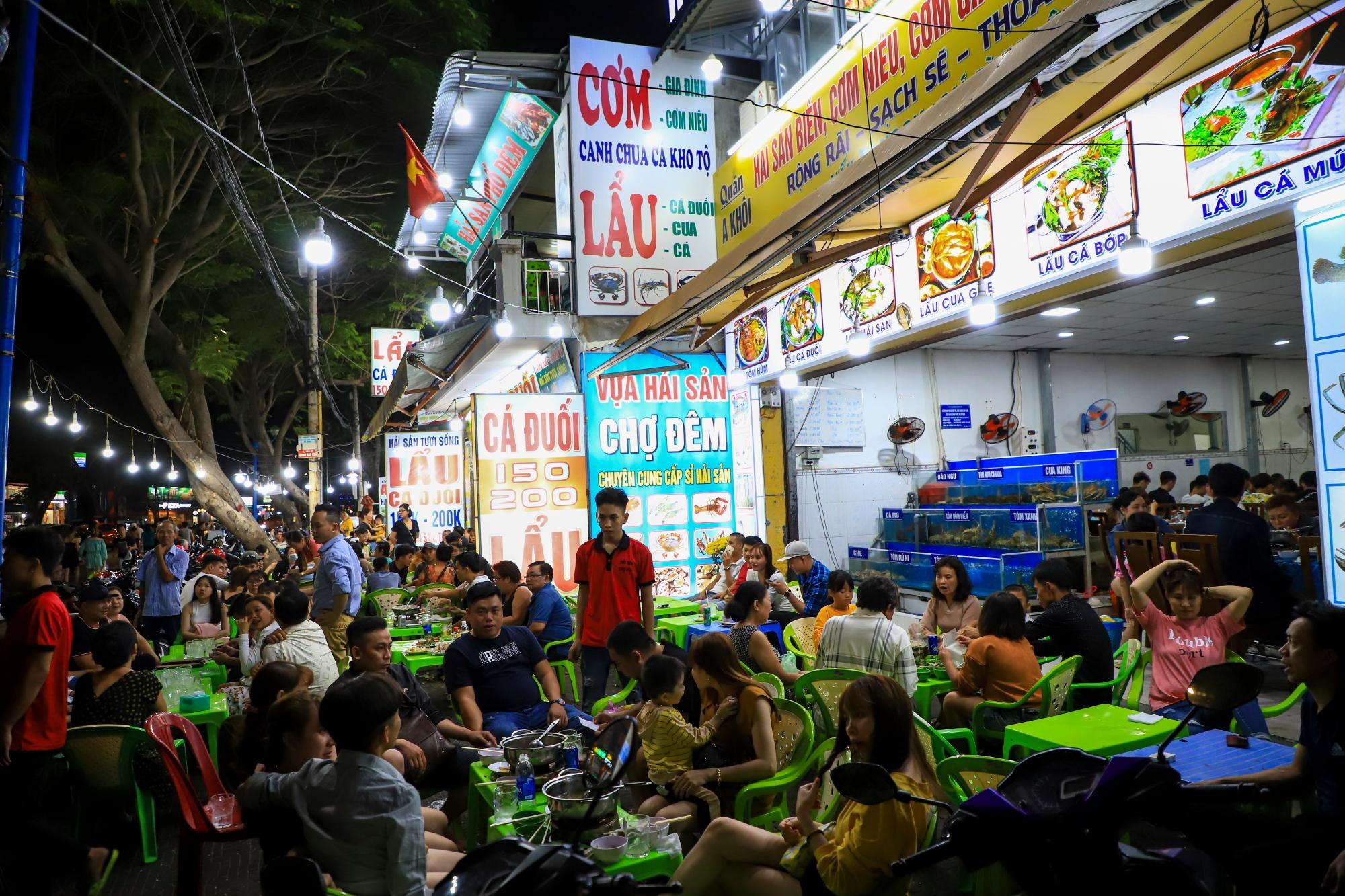 quan nhau kin khach anh 4