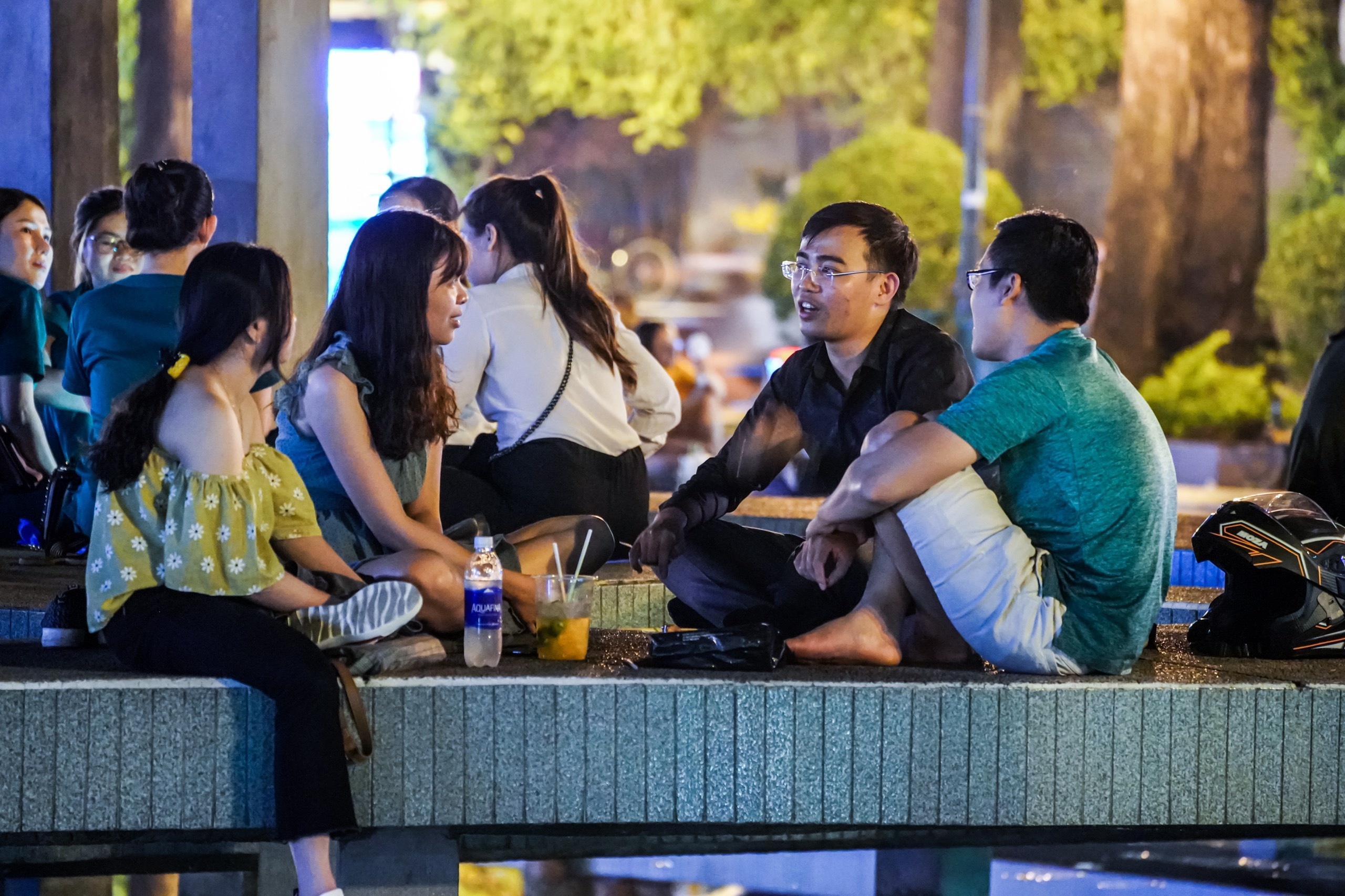 Hang quan giam doanh so vi dich corona anh 8