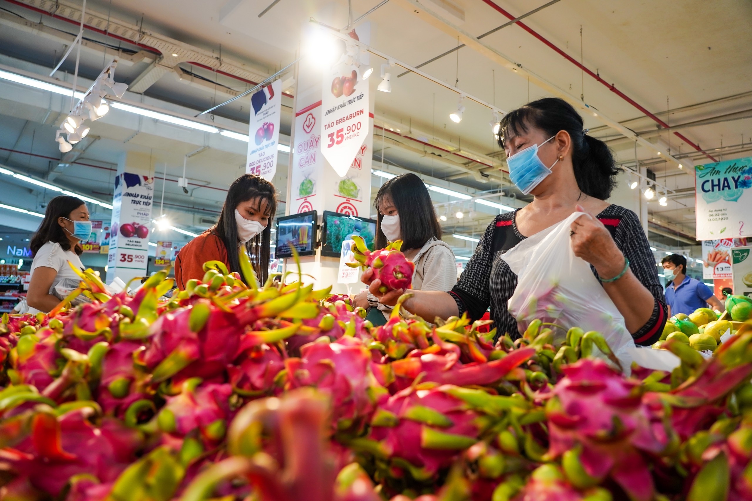 Sau thoi gian 'giai cuu', gia thanh long tang len 35.000 dong/kg hinh anh