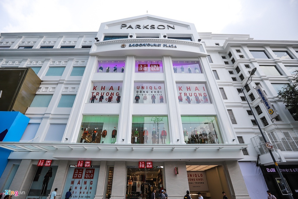 Cua hang Uniqlo dau tien tai Ha Noi anh 1