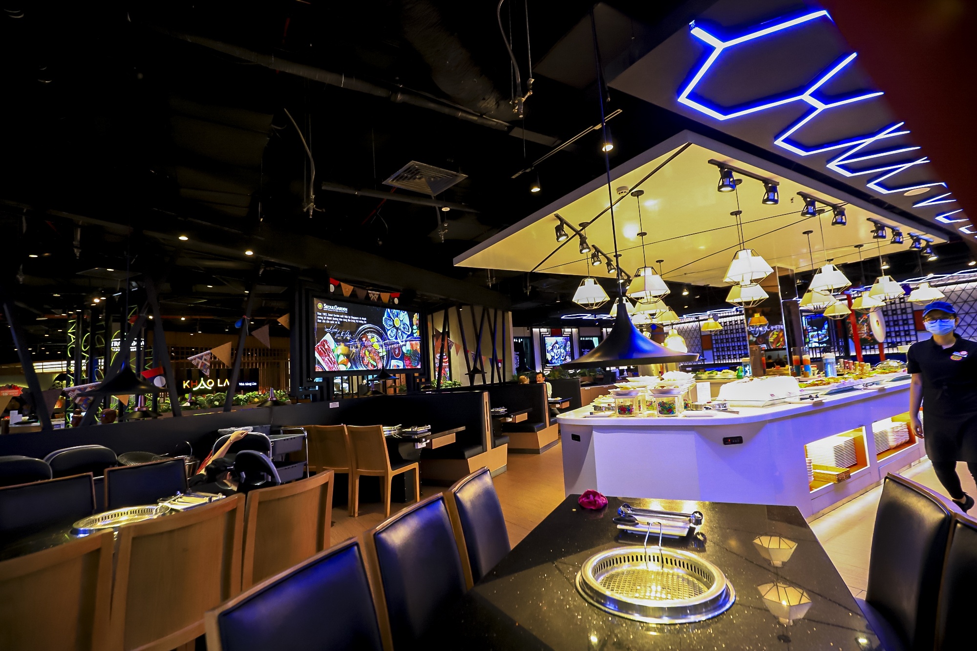 Chuoi nha hang lon tim cach duong dau voi Covid-19 anh 1