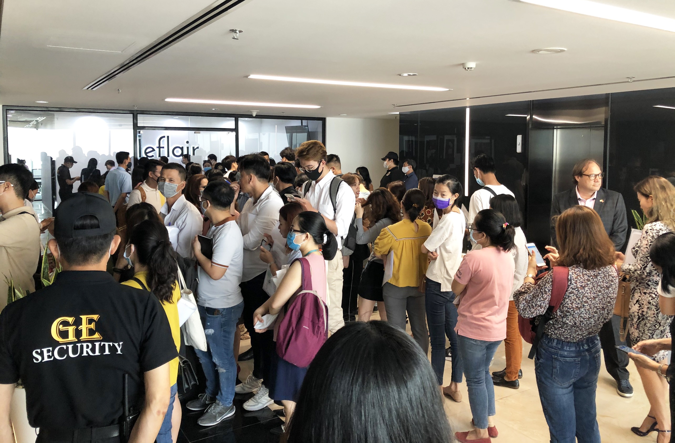 'Toi la chu no ma bi Leflair doi xu qua te' hinh anh