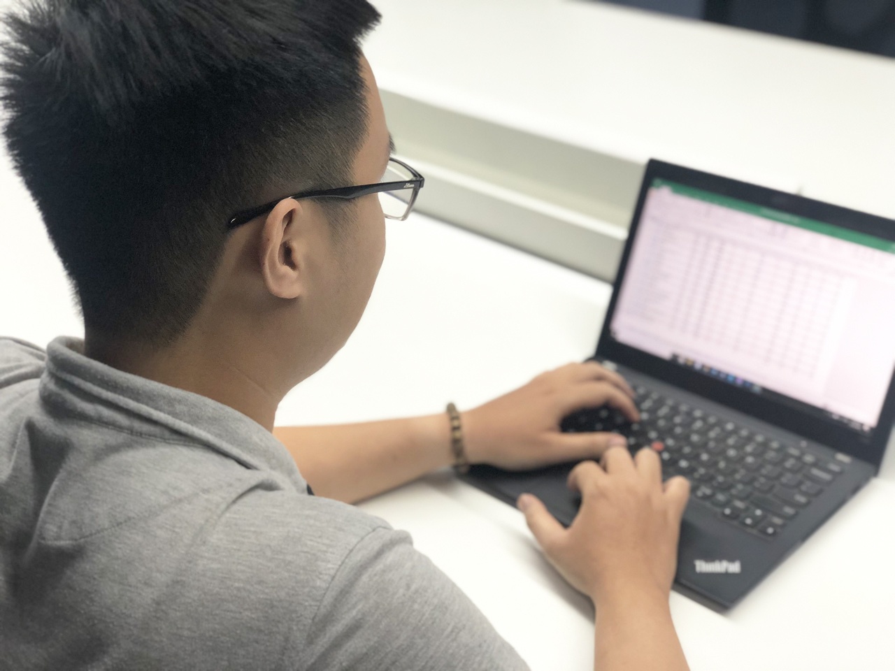 Lam viec tai nha anh 1