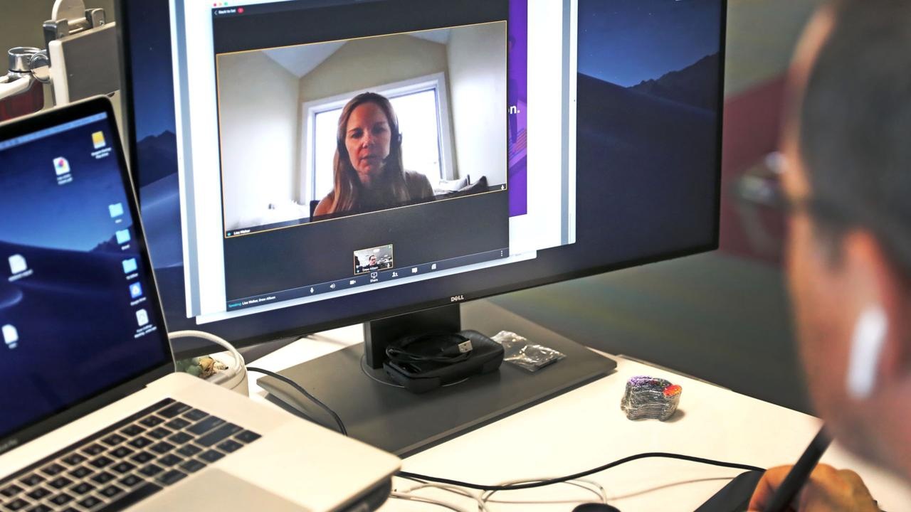 bi buoc thoi viec anh 2