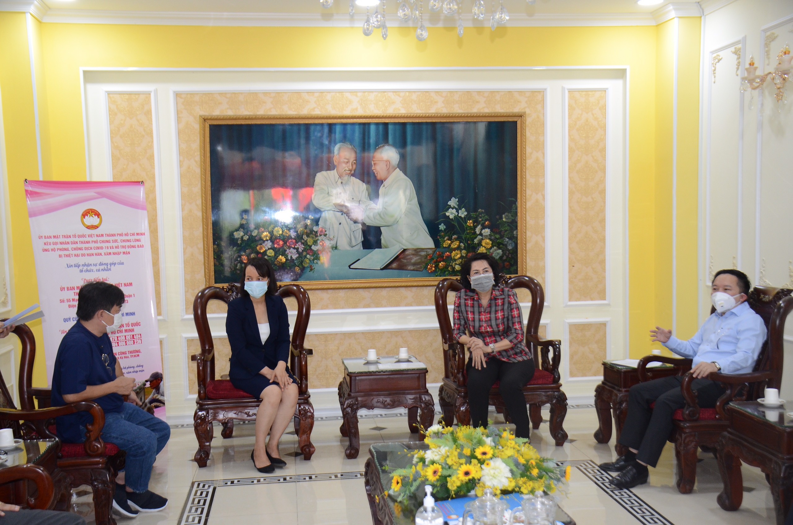 TP.HCM nhan 81, 6 ty ung ho chong Covid-19 va han man anh 1