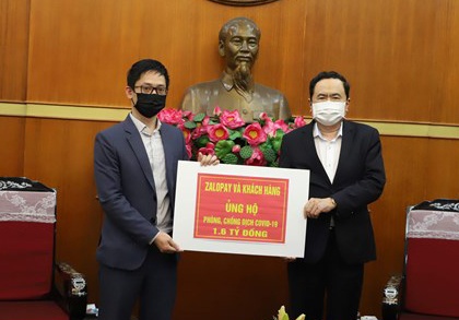 Hon 830 ty dong ung ho chong dich Covid-19 hinh anh