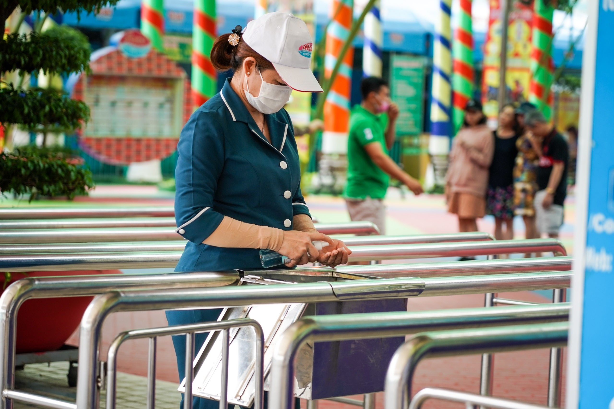 tour du lich trong nuoc gia re cho gioi tre anh 2