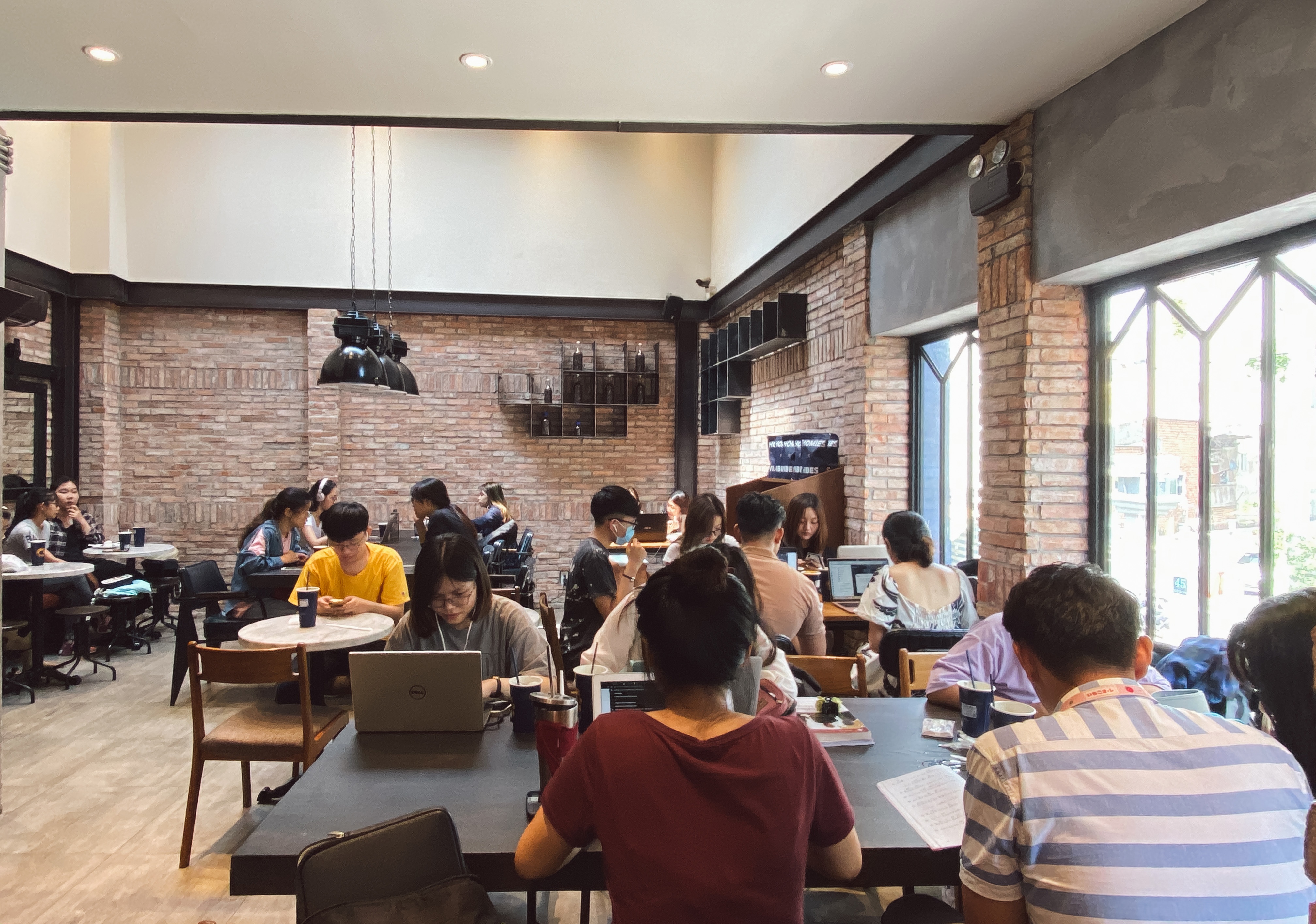 mo chi nhanh moi ngay sau dich anh 2