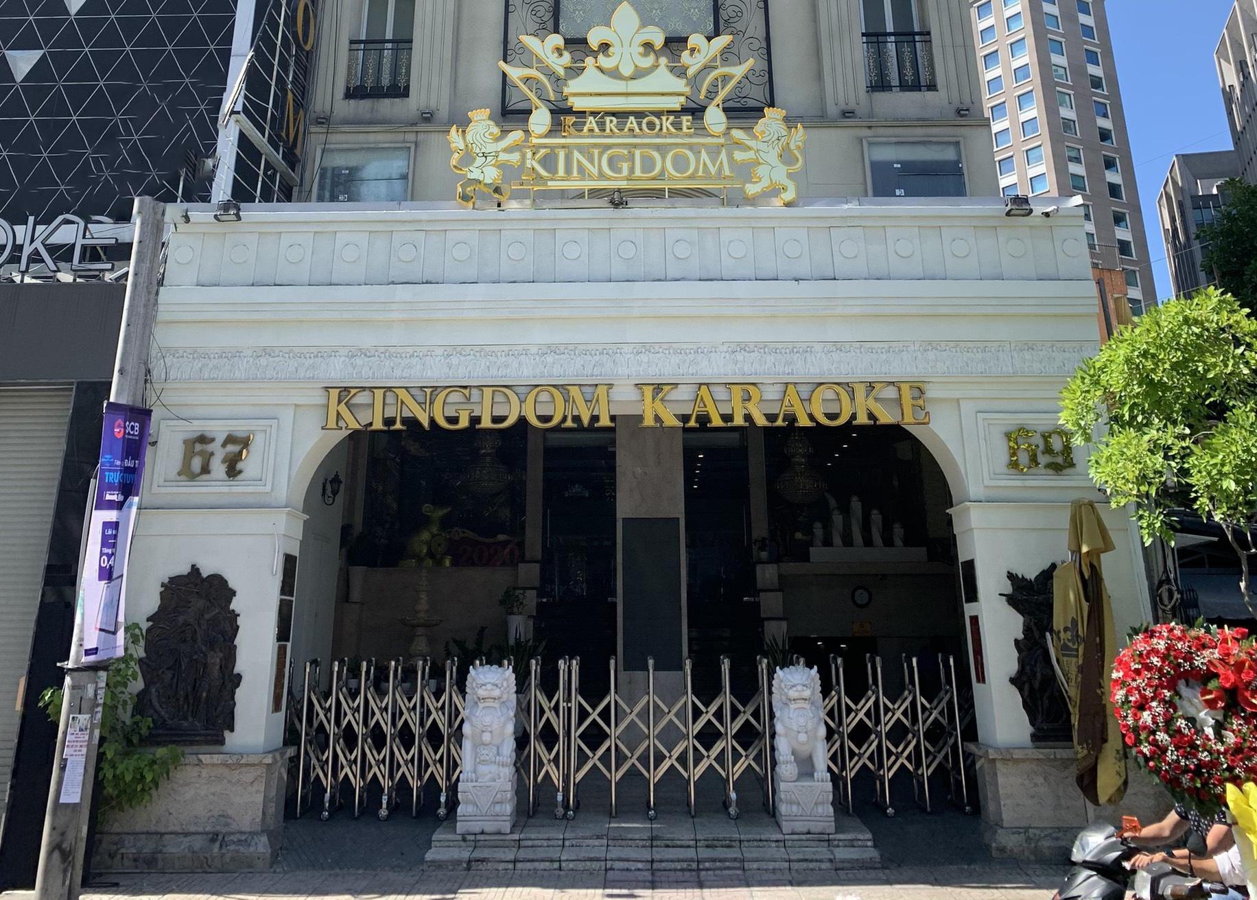 Ton bao nhieu tien de mo mot co so karaoke anh 2