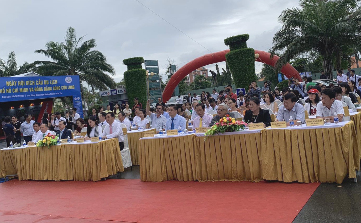 TP.HCM va 13 tinh mien Tay cung keu goi dau tu du lich anh 1