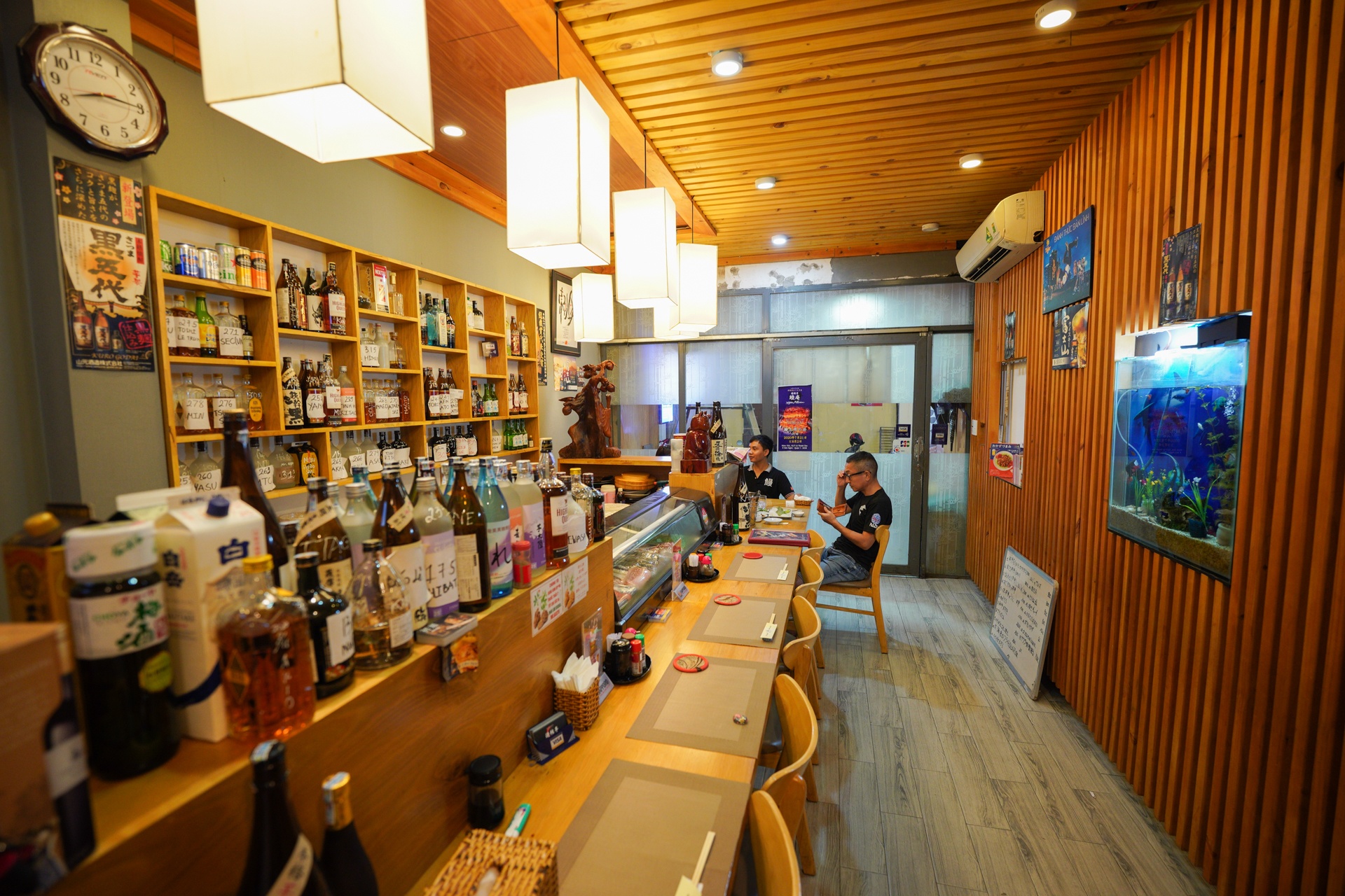 hang quan vang khach o pho tay anh 2