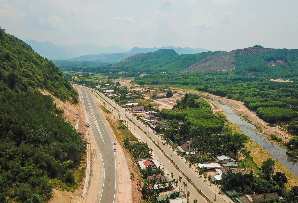 Chinh phu chi hon 52 trieu USD tra no cho 2 du an giao thong anh 1