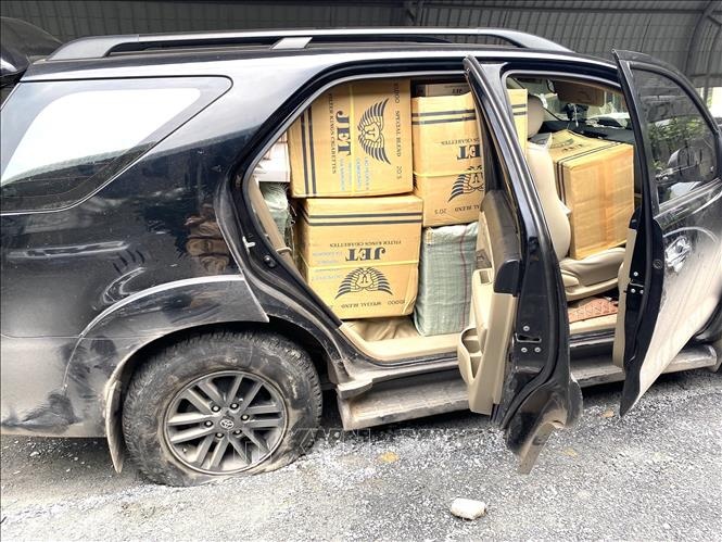 Thu giu 11.600 bao thuoc la nghi nhap lau hinh anh