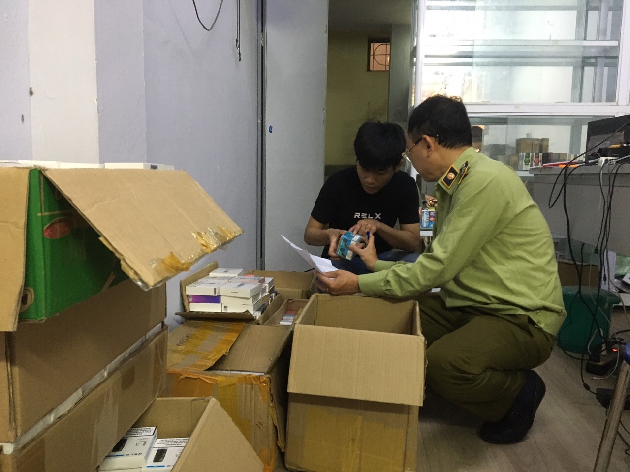 may hut thuoc la dien tu anh 1