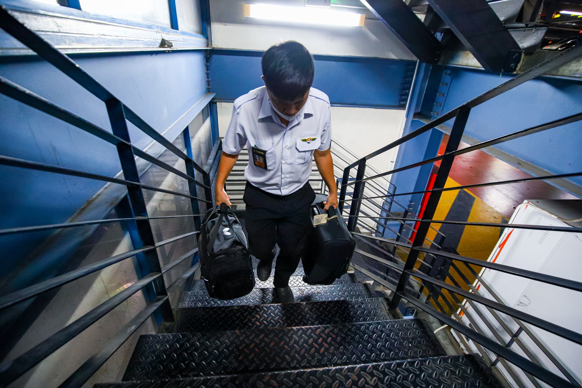 Tan Son Nhat phan lan don xe anh 4