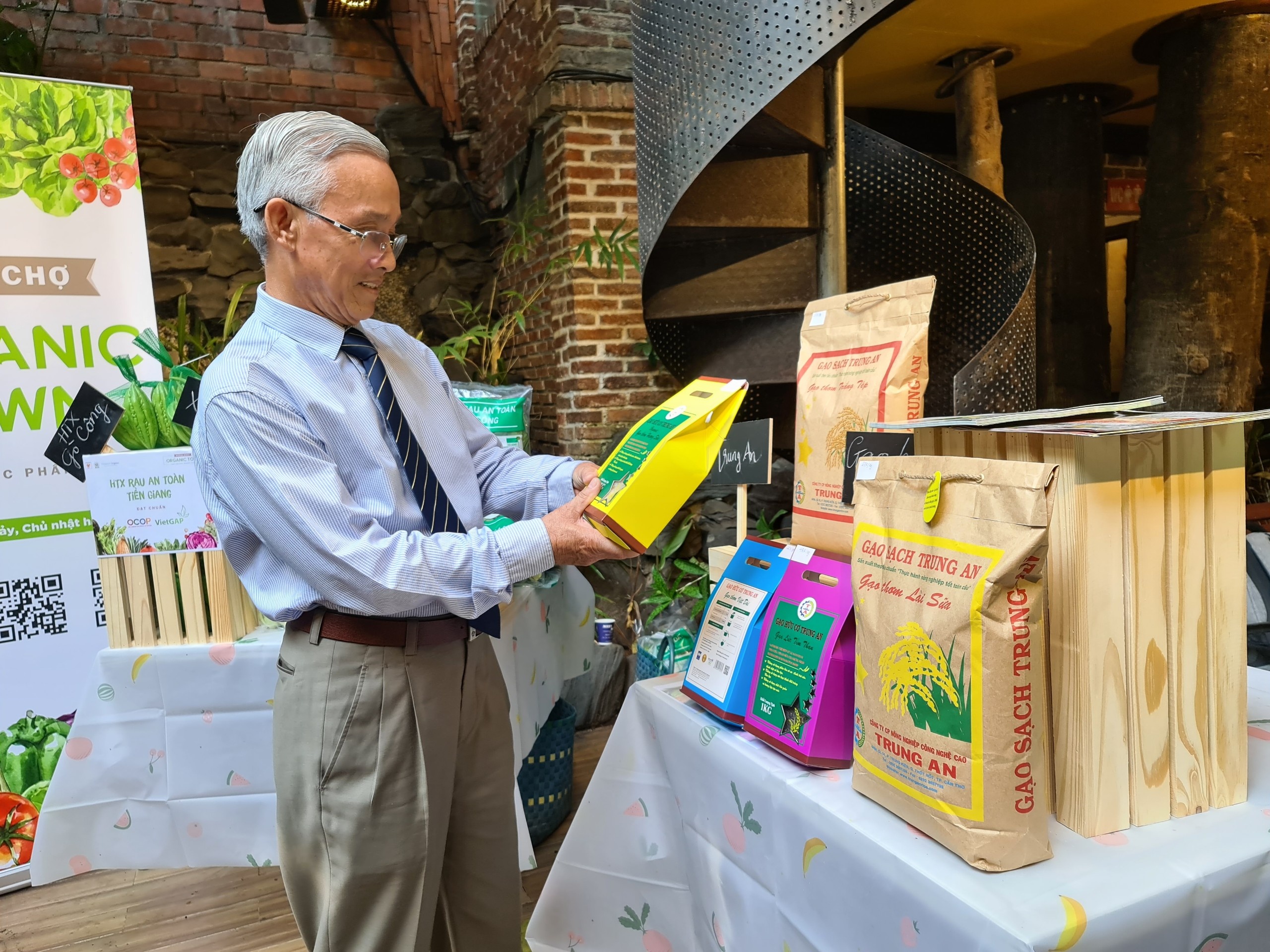 Dot hang tram ty dong lam nong nghiep huu co anh 2