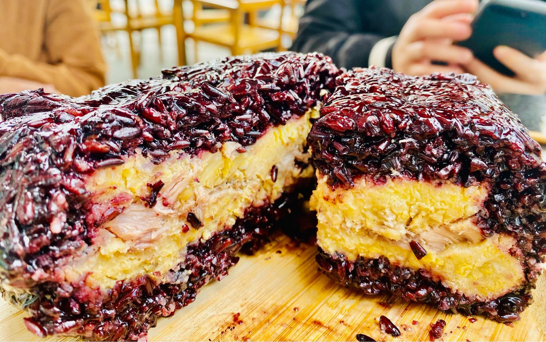 Ban ca nghin banh chung gao lut truoc Tet hinh anh