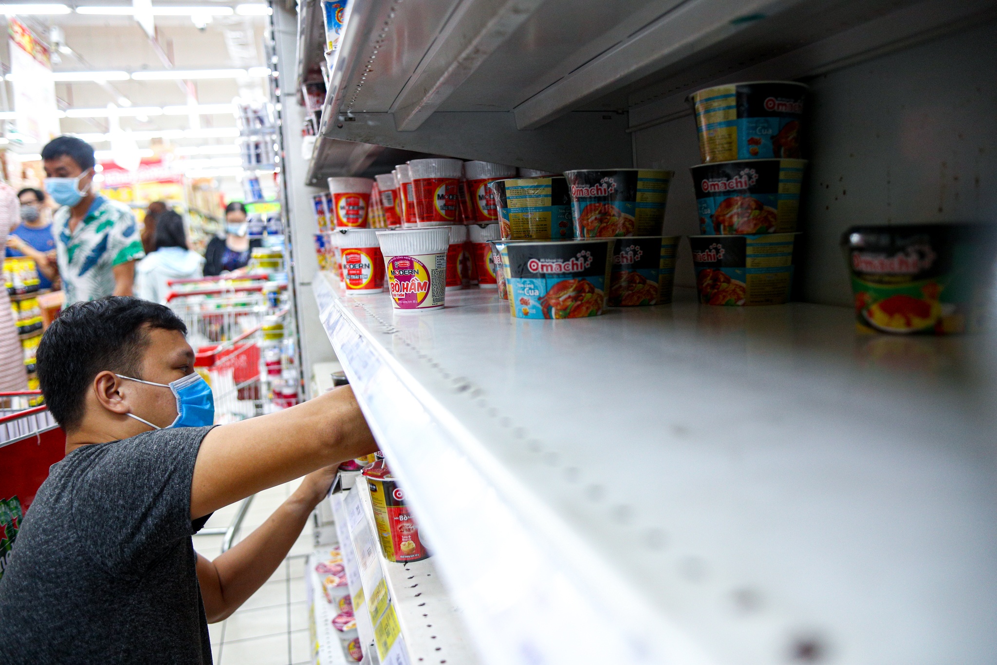 Mi goi 'dat hang' ngay sat Tet anh 1