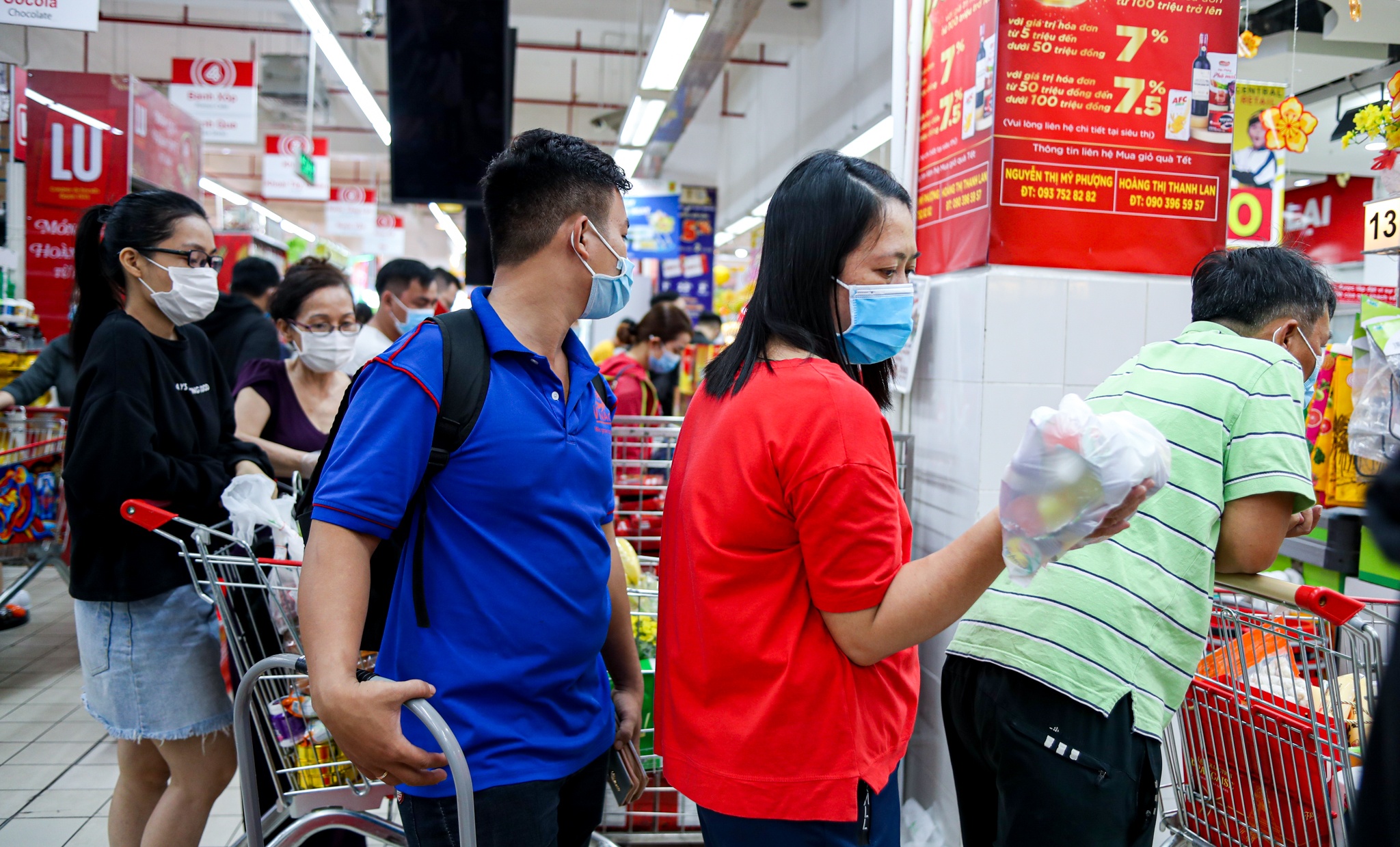 Mi goi 'dat hang' ngay sat Tet anh 10