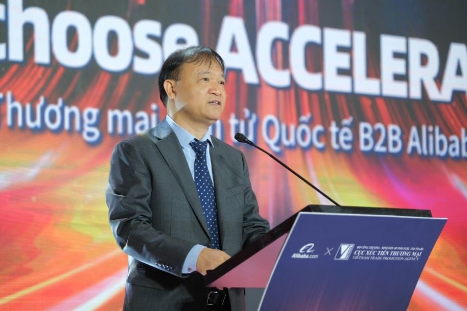 xuat khau truc tuyen anh 1