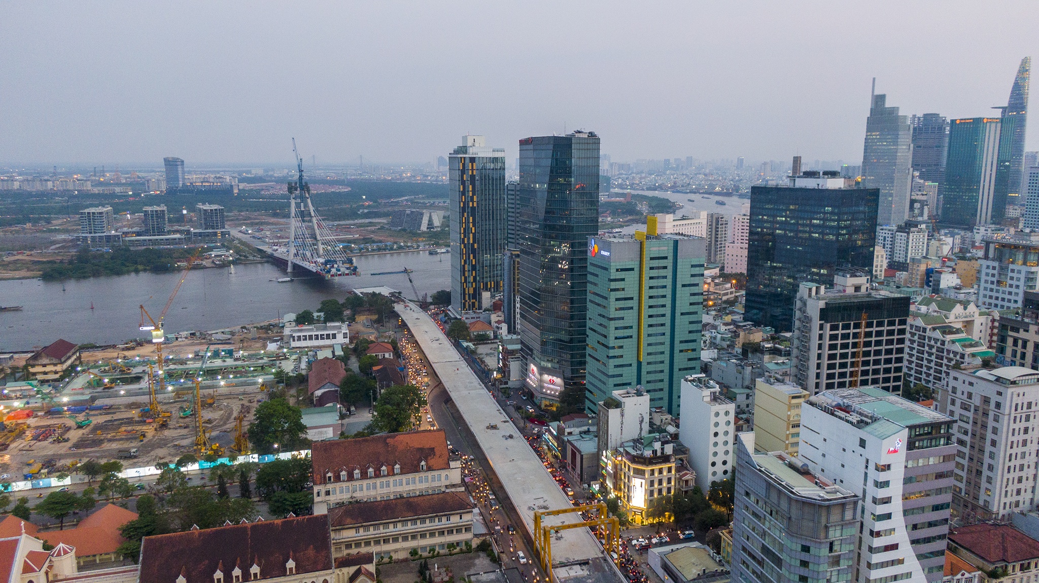 Quan xa dong cua duoi chan cau Thu Thiem 2 anh 4