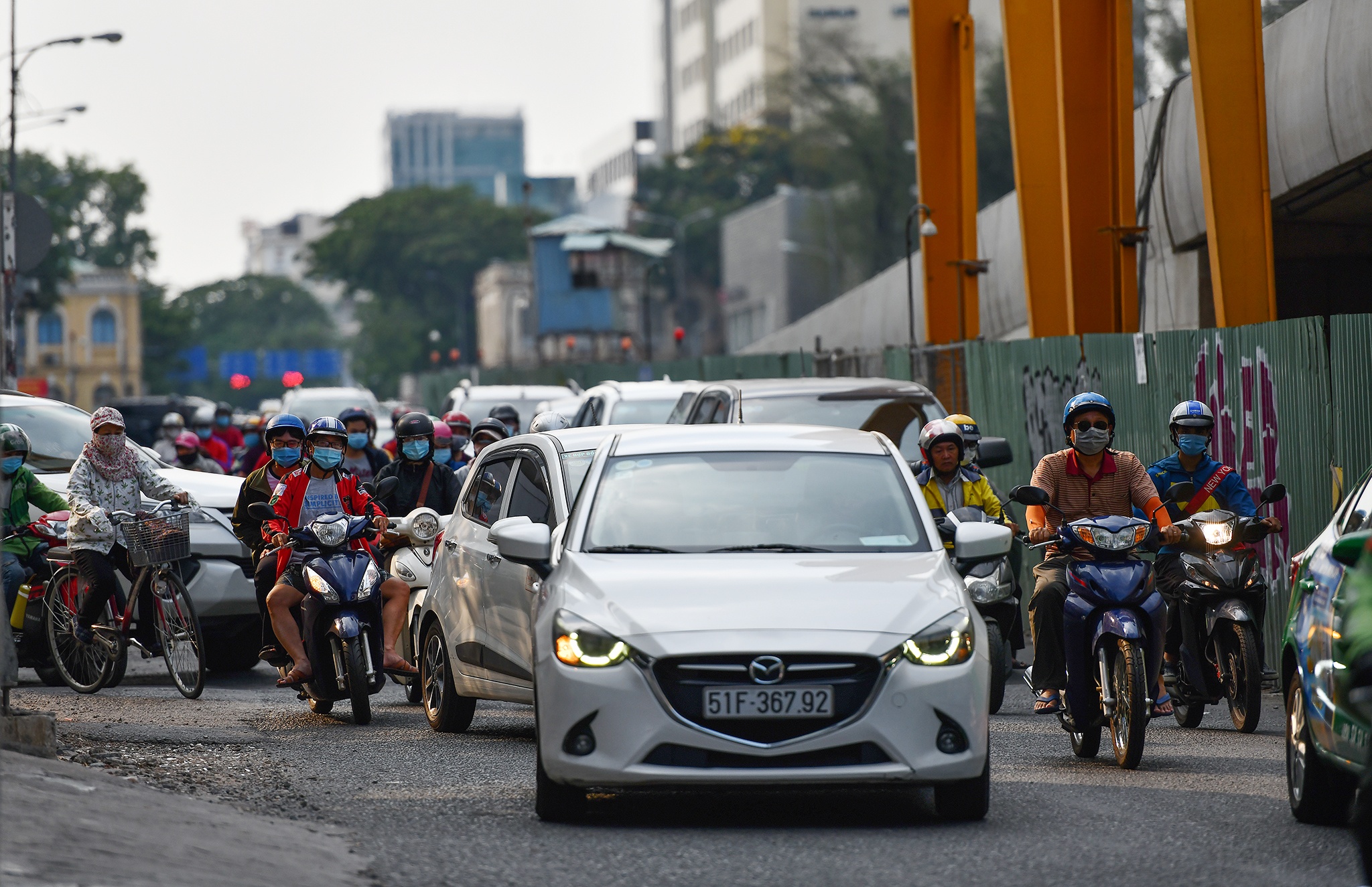 Quan xa dong cua duoi chan cau Thu Thiem 2 anh 5